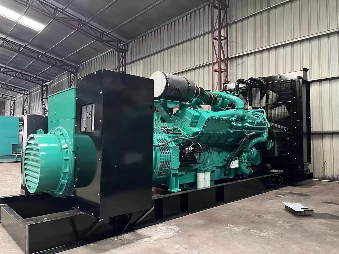 禄丰如何降低 800kW 柴油发电机输出电流的波动？