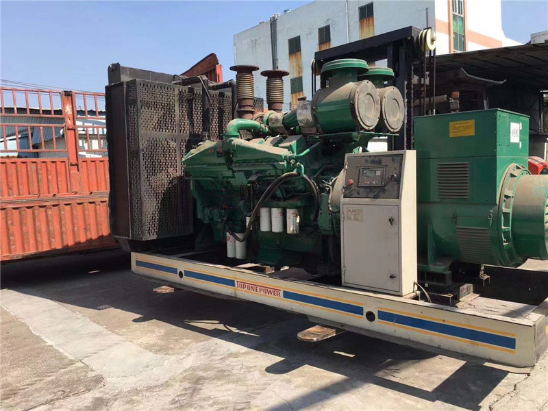 禄丰如何判断柴油发电机组的机油温度是否达到了合适的预热温度?