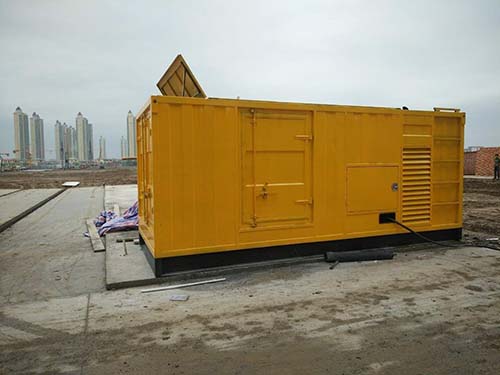 禄丰合同中关于乙方责任导致工期延误的赔偿标准应该如何制定？