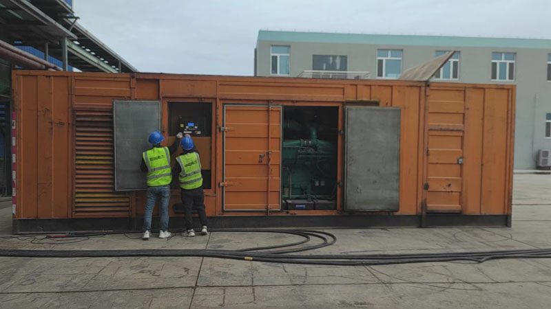 禄丰如何检查柴油发电机组的机油油位？